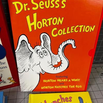 5 Dr. Suess Books Like NEW 