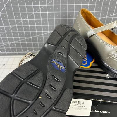 DR. COMFORT  Mary Janes NEW 8