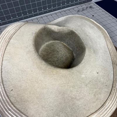 2 Vintage Ladies Belt Hats