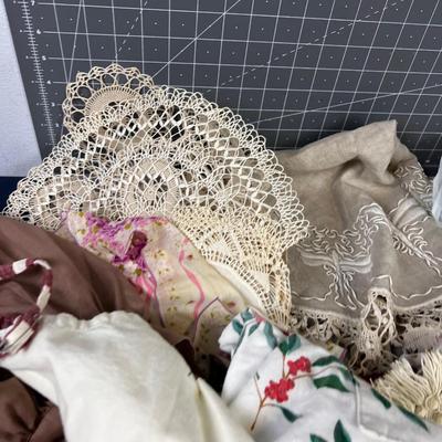 Linens Doilies Napkins 