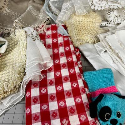 Linens Doilies Napkins 