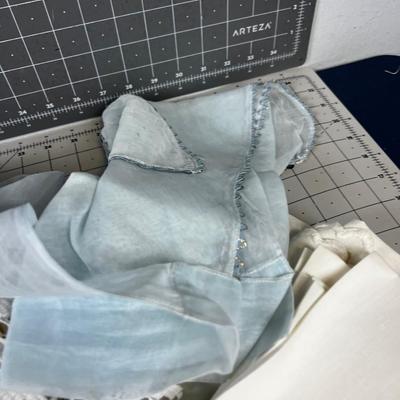 Linens Doilies Napkins 