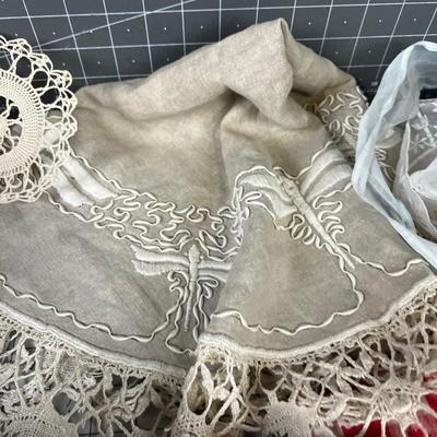 Linens Doilies Napkins 