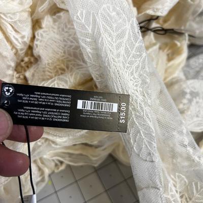 about 15 or 20 Scarfs NEW all the SAME