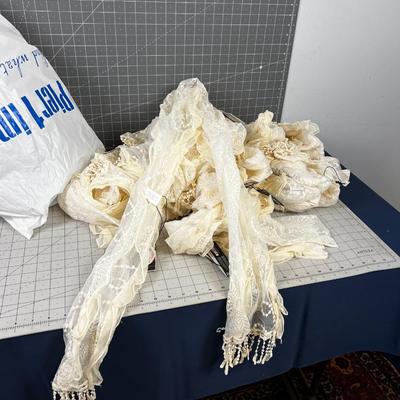 about 15 or 20 Scarfs NEW all the SAME