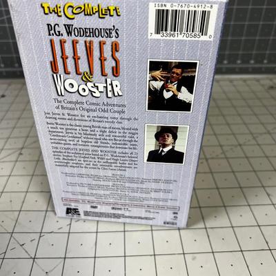 Like New Jeeves & Wooster A & E DVD Collection 
