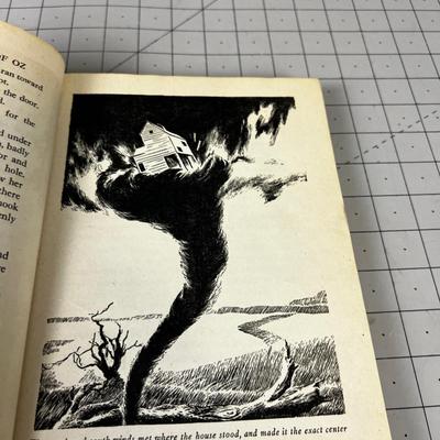 1944 Edition of the Wizard of OZ 