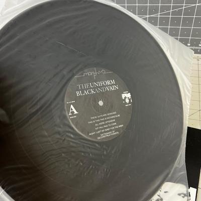 Uniform LP Black & Vain Record