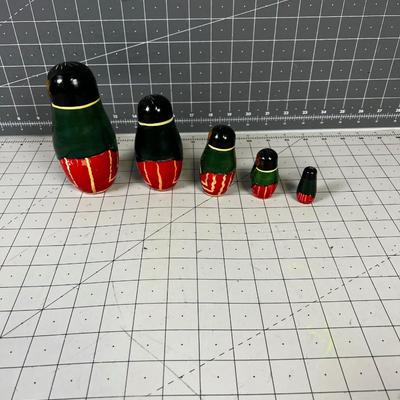 5 Gorilla Nesting Dolls 