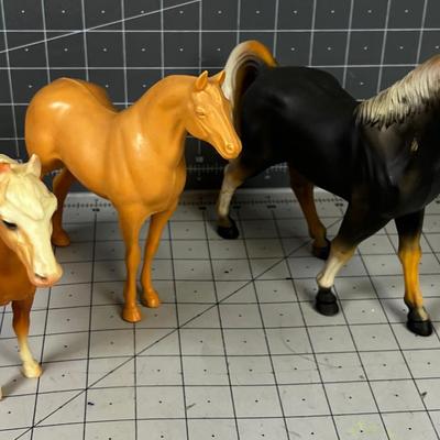 3 Plastic Horses 