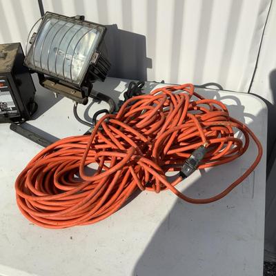 338 Schauer 6amp Battery Charger Work Lamp & Extension Cords