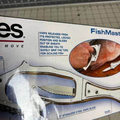 Fishmaster Scaler and a Knife NEW in the Package