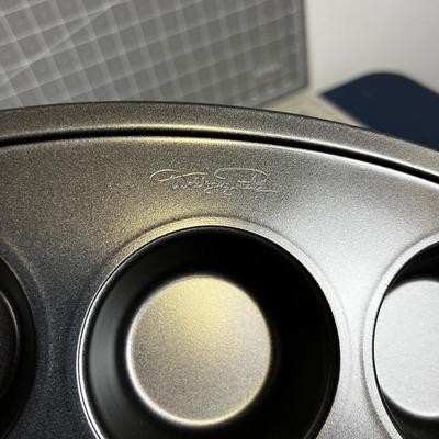 NEW Muffin Tin and Baking Pans 