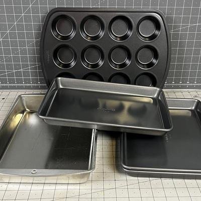 NEW Muffin Tin and Baking Pans 