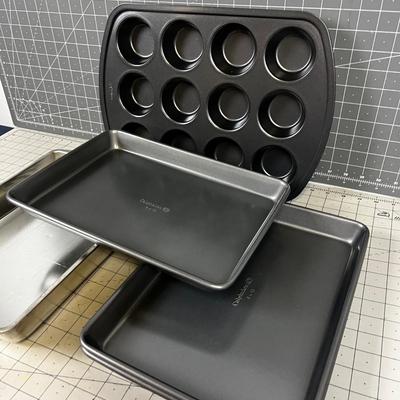 NEW Muffin Tin and Baking Pans 