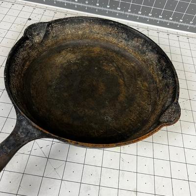 Antique Cast Iron 10" Skillet 