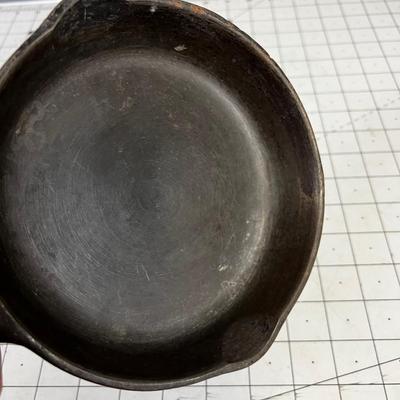 No. 3 6-1/2 Skillet Cast Iron 