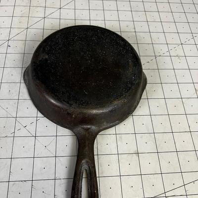 No. 3 6-1/2 Skillet Cast Iron 