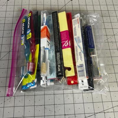 Large amount of NEW Toothbrushes