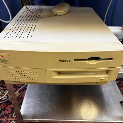 Power Macintosh 7100/80AV Power PC Computer 