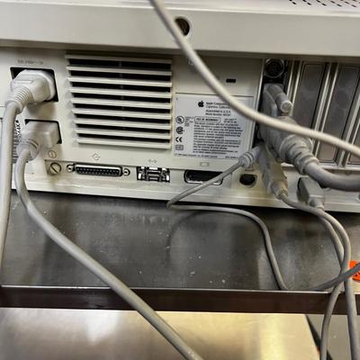 Power Macintosh 7100/80AV Power PC Computer 