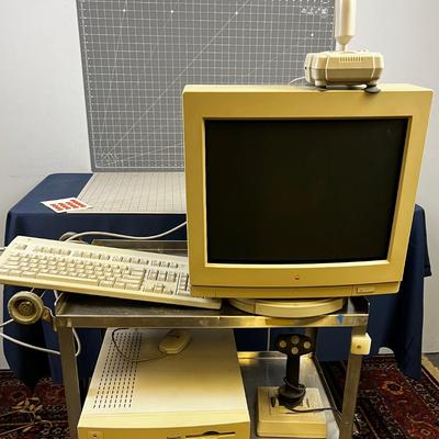 Power Macintosh 7100/80AV Power PC Computer 