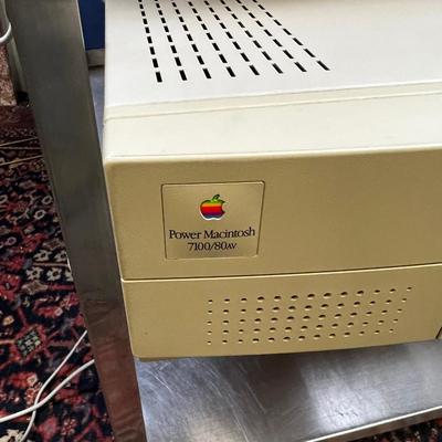 Power Macintosh 7100/80AV Power PC Computer 