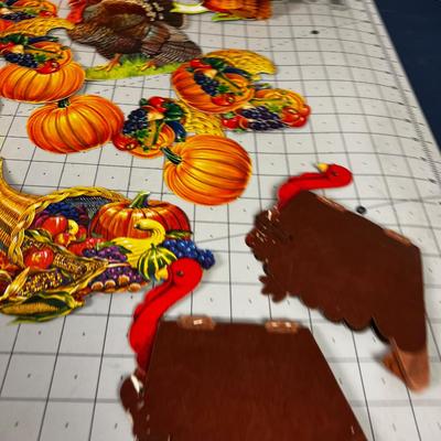 Thanksgiving Cut outs and Vintage Accordion Tissue DÃ©cor' 