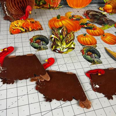 Thanksgiving Cut outs and Vintage Accordion Tissue DÃ©cor' 