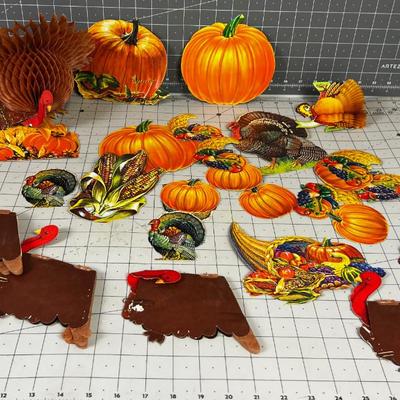 Thanksgiving Cut outs and Vintage Accordion Tissue DÃ©cor' 