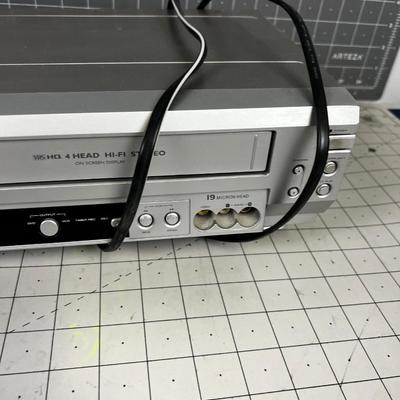 DVD - VHS Player Combo 