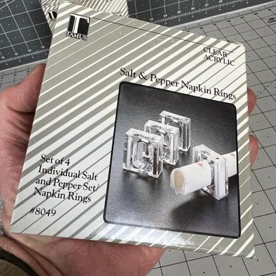 2 Sets of Acrylic Salt & Pepper Napkin Rings, 