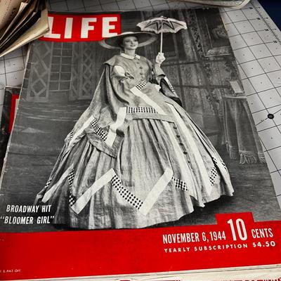 Vintage WWII LIFE Magazines - WOW! 