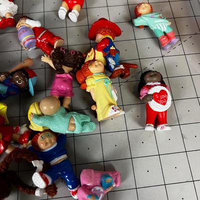 Cabbage Patch Miniature Figurines 