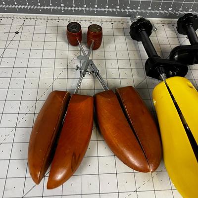 3 Sets of Shoe Forms Larger Men's