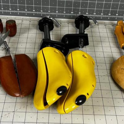 3 Sets of Shoe Forms Larger Men's