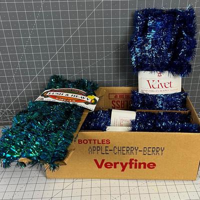 Case of Garland NEW Blue and Green Never Used.