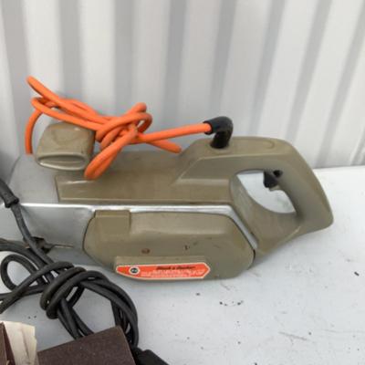 340 Black&Decker Belt Sander & 7 1/4" Circular Saw with DeWalt Sanding Belts