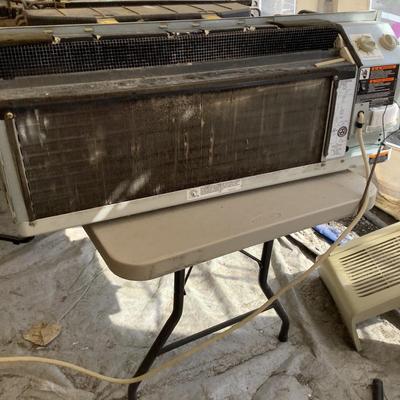 348 CARRIER Heating and Cooling Unit