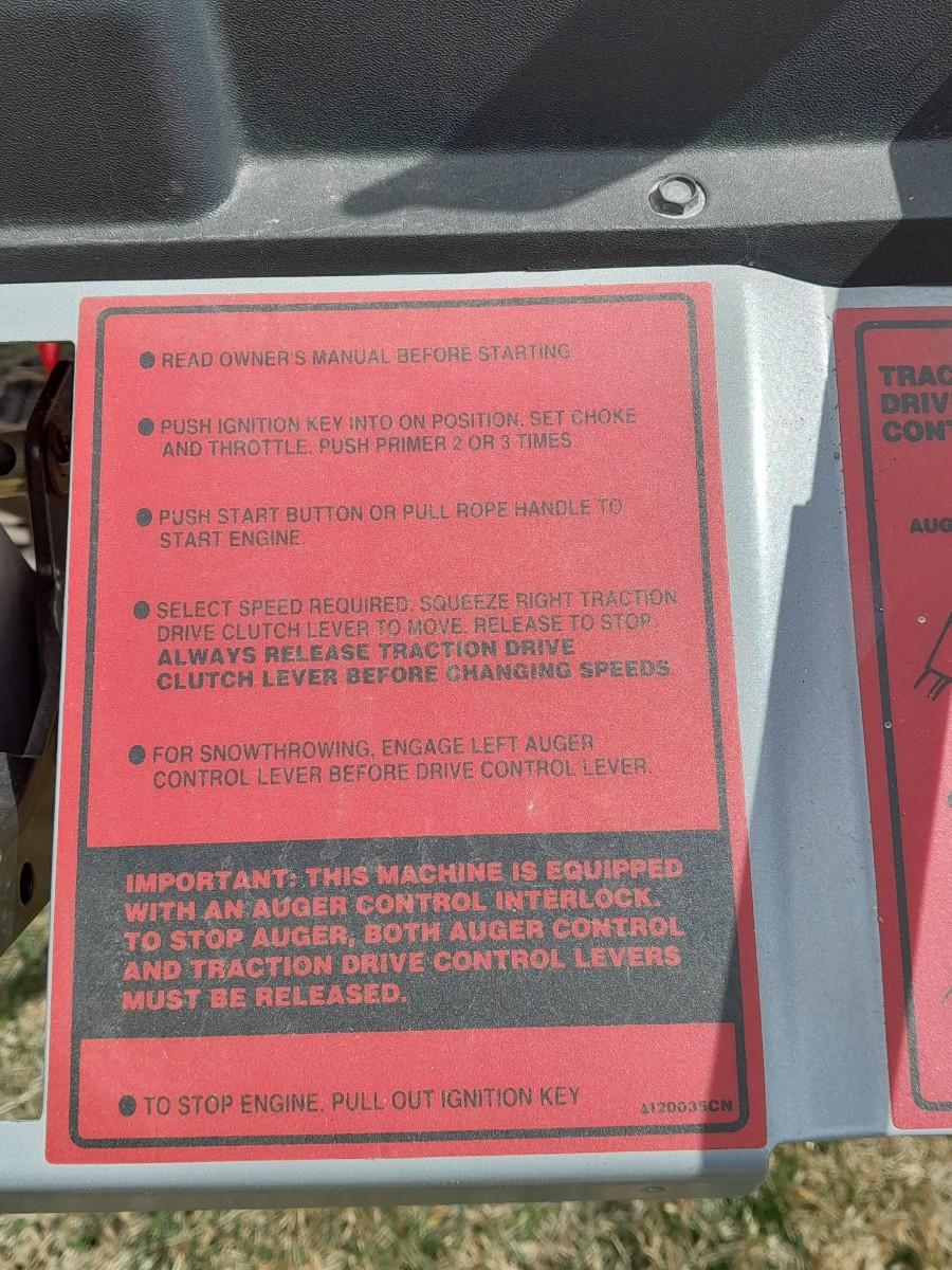 Snowblower Yard machine, gold series 5HP, 24" with mounted spotlight