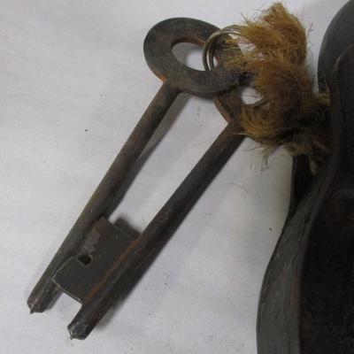 Cast Iron Lock With Keys