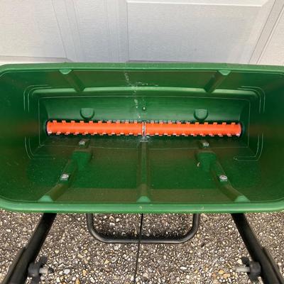 SCOTTS AccuGreen 3000 Drop Spreader