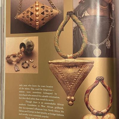 Jewelry International by Caroline Childers