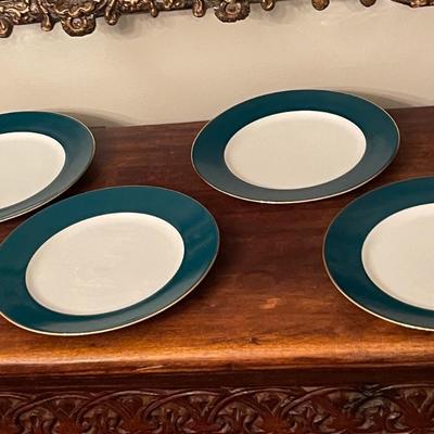 Set of 8 Strawberry Street Ltd. Green China with Gold Rim