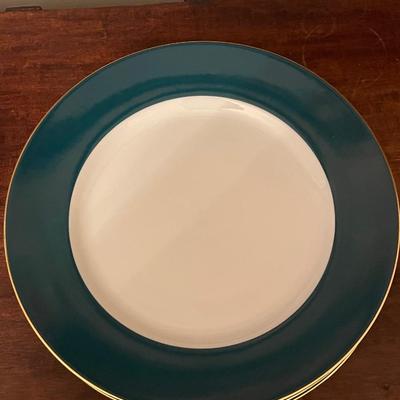 Set of 8 Strawberry Street Ltd. Green China with Gold Rim