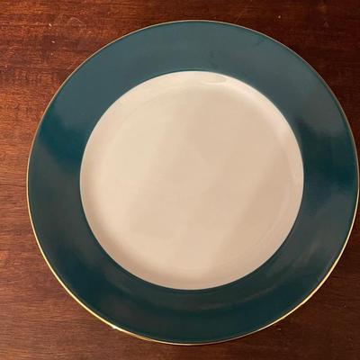 Set of 8 Strawberry Street Ltd. Green China with Gold Rim