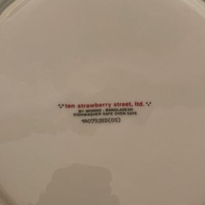 Set of 8 Strawberry Street Ltd. Green China with Gold Rim