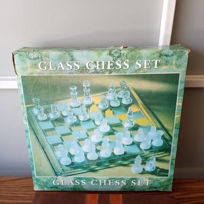 GLASS CHESS BOARD GAME AND BACGAMMON
