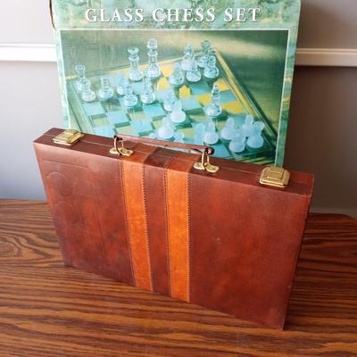 GLASS CHESS BOARD GAME AND BACGAMMON