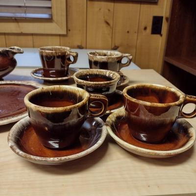 Hull USA Oven Proof Glazed Pottery Dinnerware